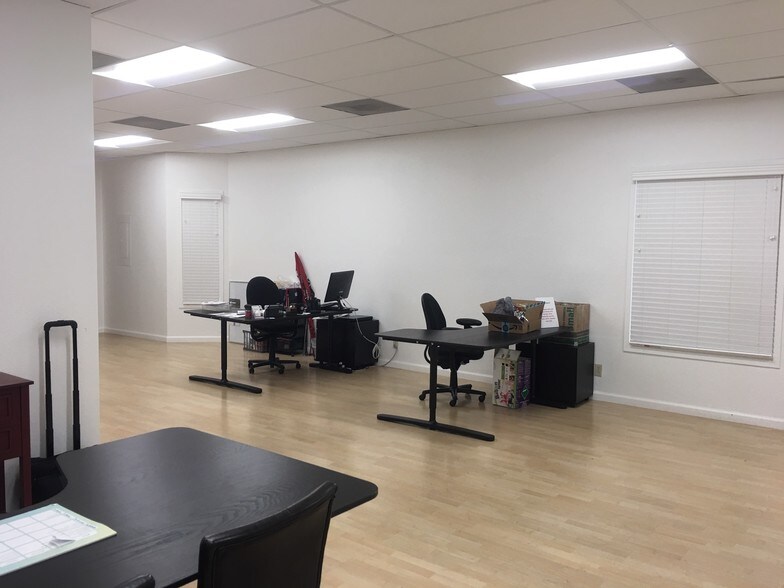 More Photos Of 312 Cernon St, Vacaville Office For Lease