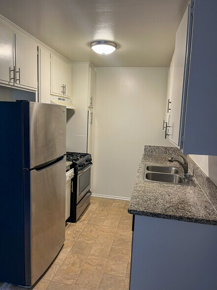 More Photos Of 13956 Vanowen St, Van Nuys Apartments For Sale