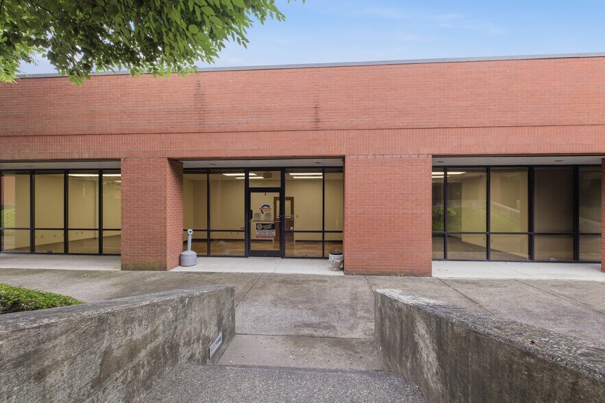 More Photos Of 104-176 Cude Ln, Madison Medical For Lease