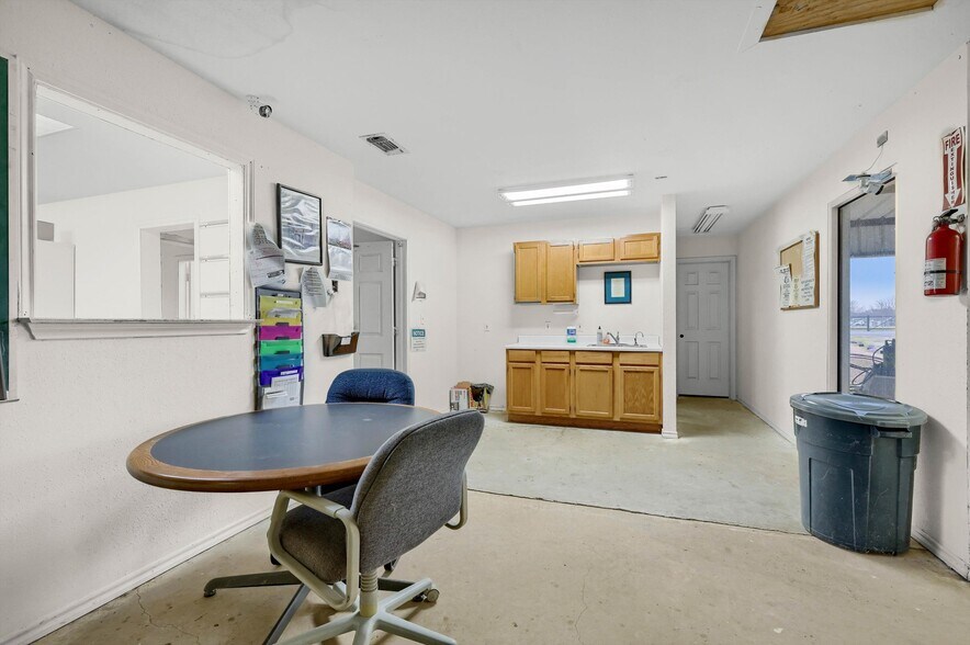 More Photos Of 18987 W US Highway 82, Sherman Industrial For Sale