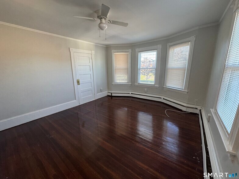More Photos Of 643-645 Burnside Ave, East Hartford Apartments For Sale