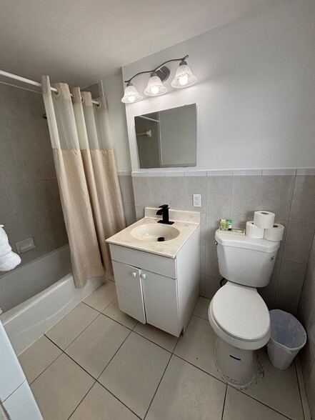 More Photos Of 1900 N Ocean Dr, Hollywood Hotel For Sale