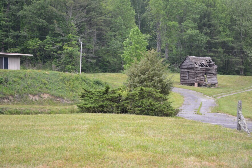 More Photos Of 6421 Highway 91 N, Laurel Bloomery Warehouse For Lease