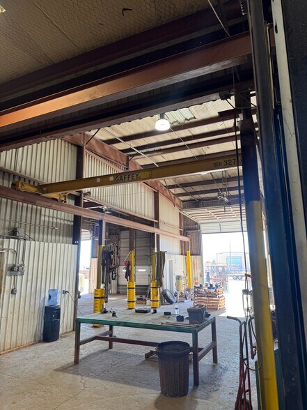 More Photos Of 3930 S County Road 1290, Odessa Warehouse For Lease