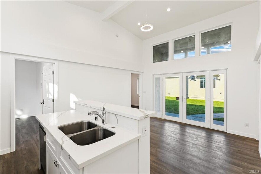 More Photos Of 552 N Cambridge St, Orange Multifamily For Sale