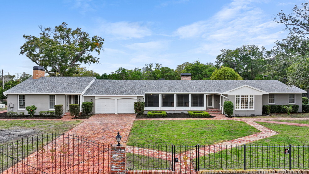 Primary Photo Of 2409 W Ravine Dr, Ruskin Assisted Living For Sale