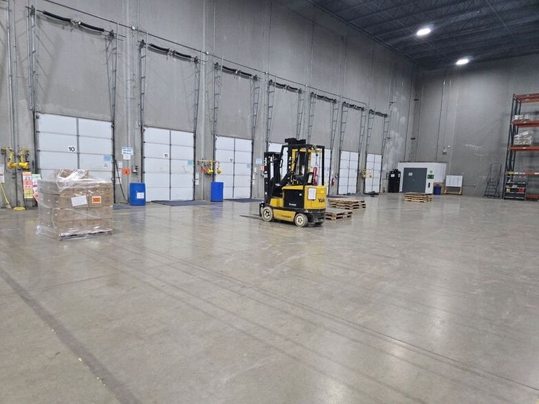 More Photos Of 5855 Carbonmill Dr, South Bend Distribution For Lease