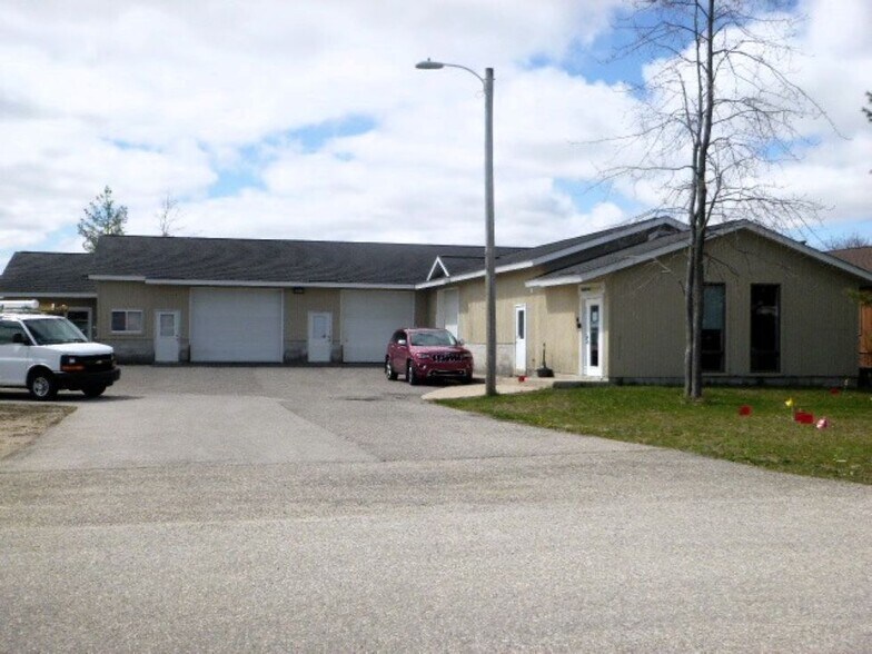 Primary Photo Of 876 Robinwood Ct, Traverse City Industrial For Sale