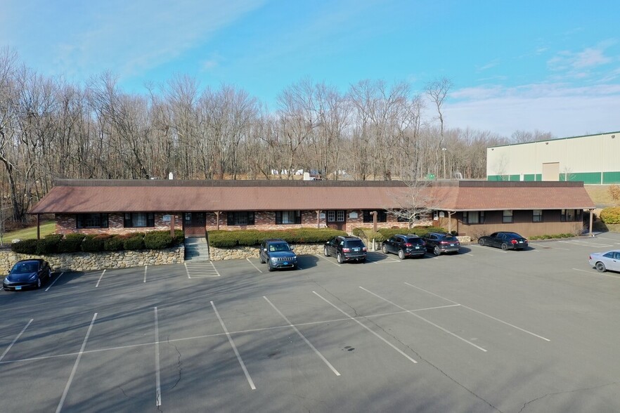 Primary Photo Of 649 Amity Rd, Bethany Medical For Lease