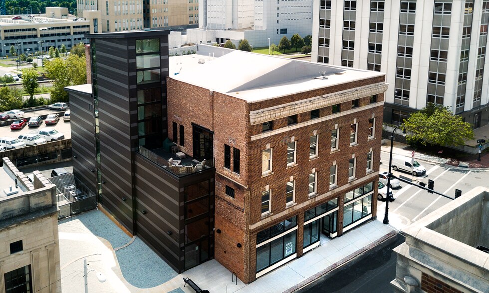 More Photos Of 300 E Main St, Durham Office Residential For Lease