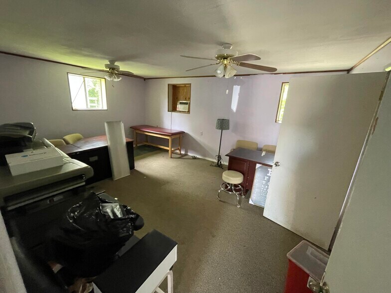 More Photos Of 161 Court St, Whitley City Office For Sale