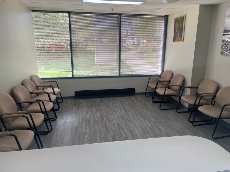 More Photos Of 7610 Carroll Ave, Takoma Park Medical For Lease