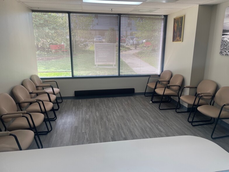 More Photos Of 7610 Carroll Ave, Takoma Park Medical For Sale