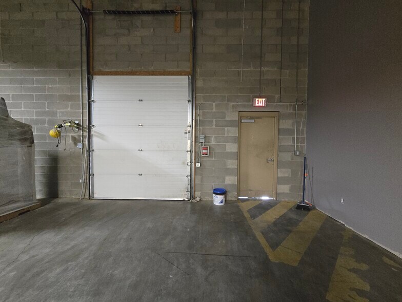 More Photos Of 2960 Technology Pl, Waldorf Research And Development For Lease