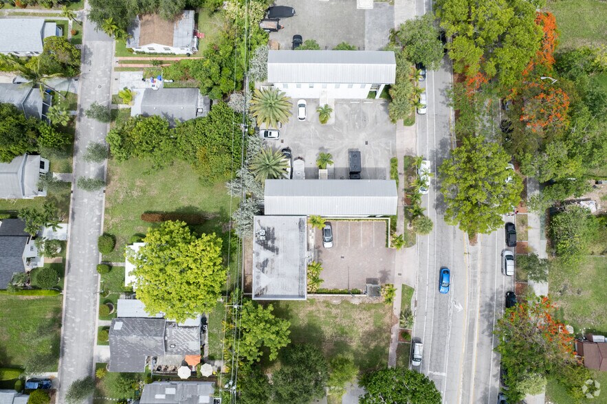 More Photos Of 133 Grand Ave, Miami Office For Lease