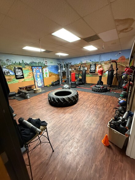 More Photos Of 1001 Winterville Rd, Athens Showroom For Lease