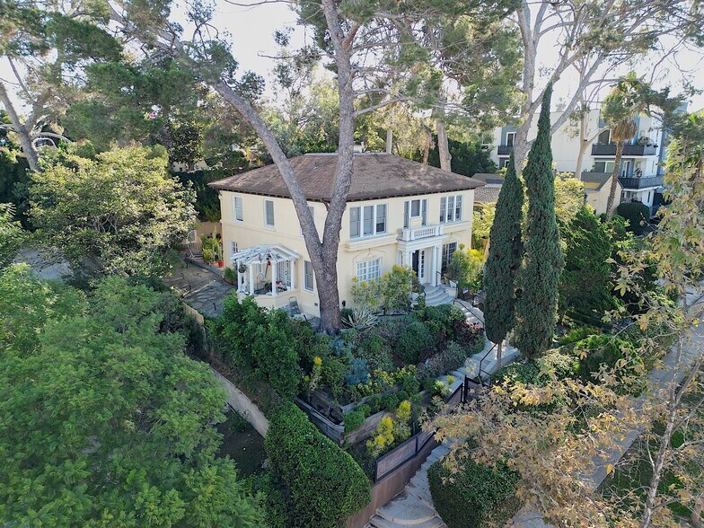 More Photos Of 200-208 S Westmoreland Ave, Los Angeles Multifamily For Sale