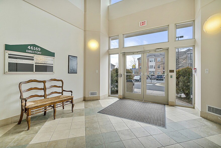 More Photos Of 46169 Westlake Dr, Sterling Medical For Lease