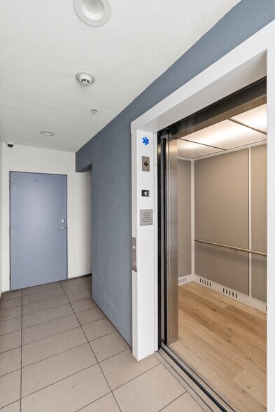 More Photos Of 930-932 Manhattan Beach Blvd, Manhattan Beach Office Residential For Sale