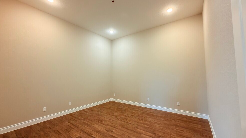 More Photos Of 3522 N Mason Rd, Katy Warehouse For Lease