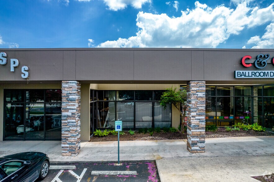 More Photos Of 15665-15689 San Pedro Ave, San Antonio Unknown For Lease