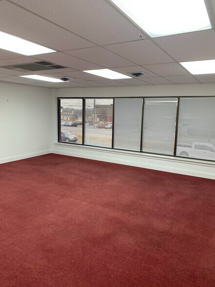 More Photos Of 304-308 S Lowry St, Smyrna Office For Lease