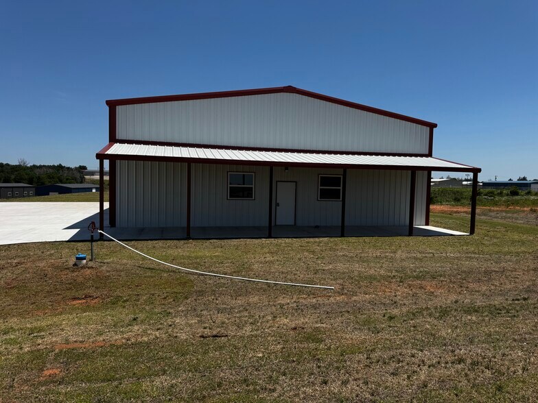More Photos Of 11734 Blacksand Dr, Edmond Warehouse For Sale