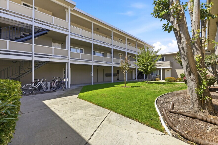 More Photos Of 527 Walker Dr, Mountain View Apartments For Sale