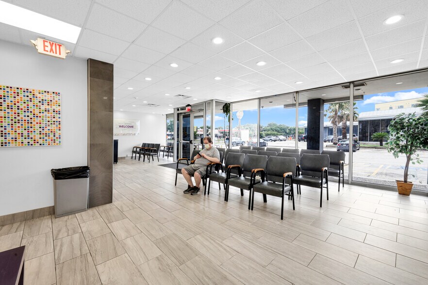 More Photos Of 6420 Hillcroft Ave, Houston Office Residential For Sale