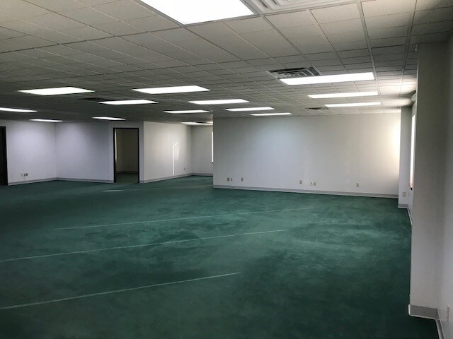 More Photos Of 13720 E 42nd Ter, Independence Office For Lease