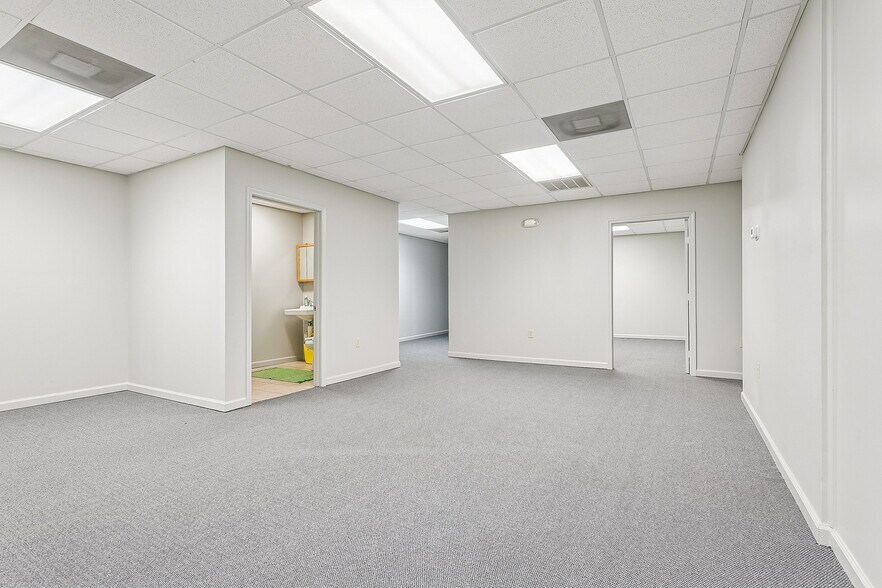 More Photos Of 1616 L And A Rd, Metairie Office For Lease