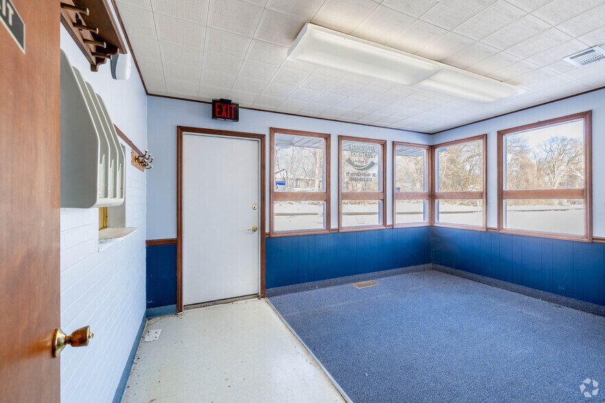 More Photos Of 50 N Center St, East Alton Medical For Sale