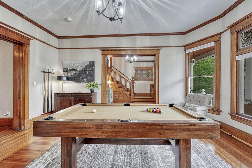 More Photos Of 6 Boulder Crescent St, Colorado Springs Hotel For Sale