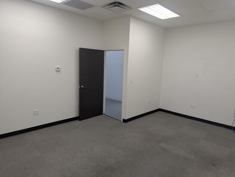 More Photos Of 5724 Webster St, Dayton Manufacturing For Lease