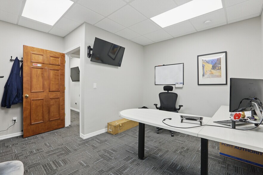 More Photos Of 5639 Hansel Ave, Orlando Medical For Lease