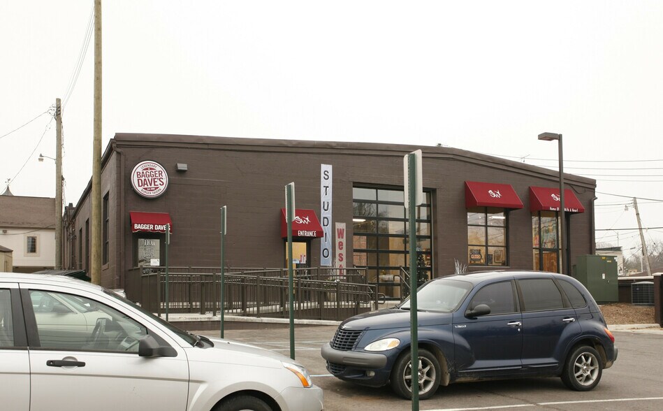 More Photos Of 108-110 E Grand River Ave, Brighton Storefront Retail Office For Lease