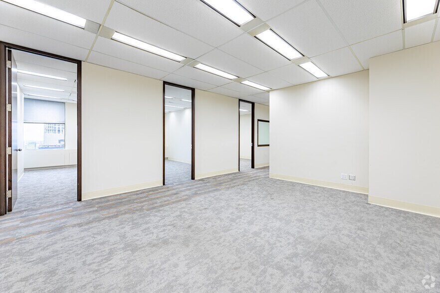 More Photos Of 2 Bloor St W, Toronto Office For Lease