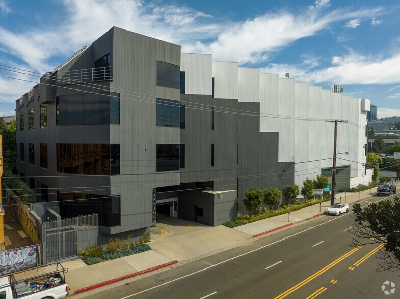 More Photos Of 4130 Cahuenga Blvd, Toluca Lake Office For Sale