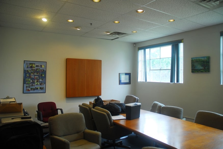 More Photos Of 950 Pembroke Rd, Bethlehem Manufacturing For Lease