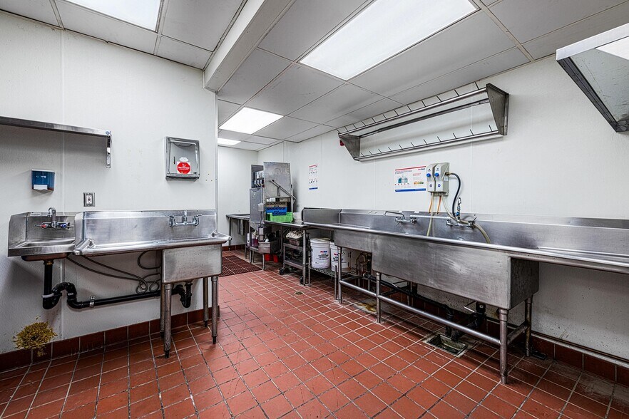 More Photos Of 369 N Palm Canyon Dr, Palm Springs Restaurant For Sale
