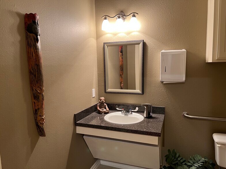 More Photos Of 2840 Keller Springs Rd, Carrollton Medical For Sale