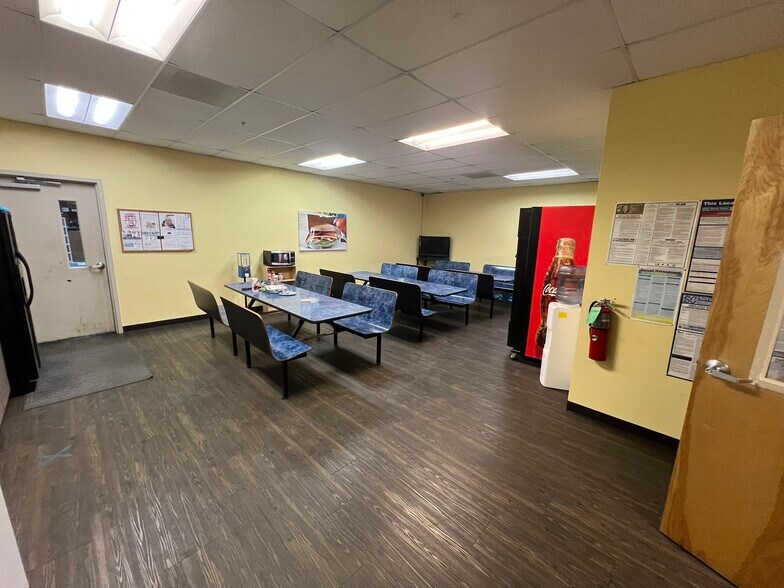 More Photos Of 500 Linkwood Rd, Rock Hill Warehouse For Sale