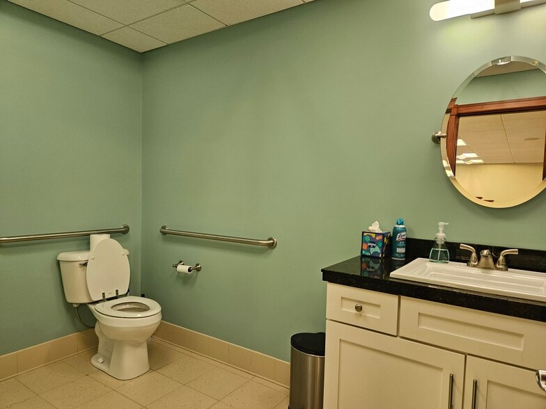More Photos Of 2416 Pennsylvania Ave, Weirton Medical For Lease
