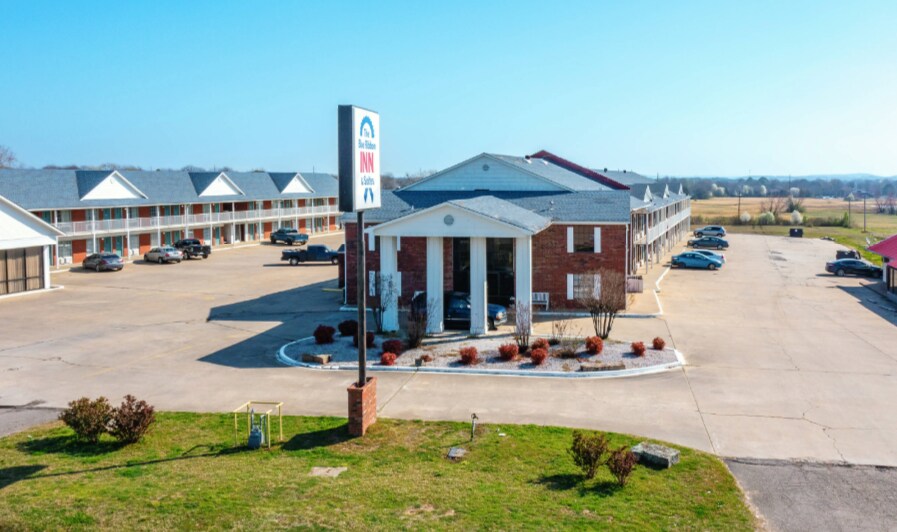 More Photos Of 706 S Kerr Blvd, Sallisaw Hotel For Sale