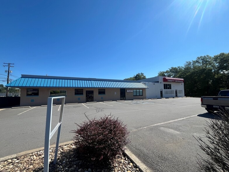 More Photos Of 734 Sans Souci Pky, Hanover Township Bank For Lease