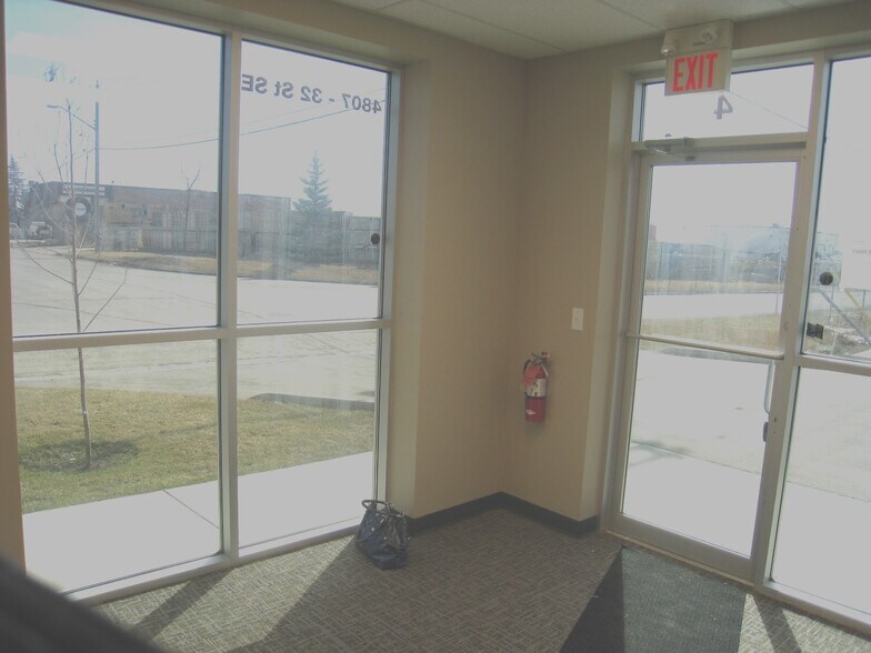 More Photos Of 4807 32nd St SE, Calgary Warehouse For Sale