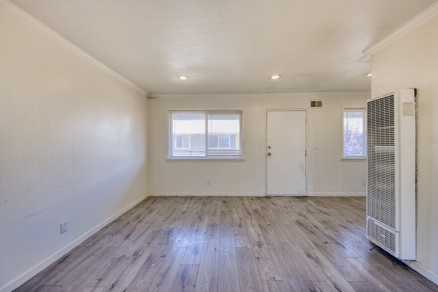 More Photos Of 1523-1527 8th Ave, Oakland Apartments For Sale