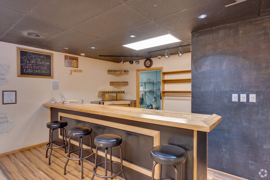 More Photos Of 311 N Broad St, Griffith Restaurant For Sale
