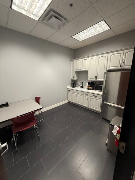 More Photos Of 14256 N Northsight Blvd, Scottsdale Medical For Lease
