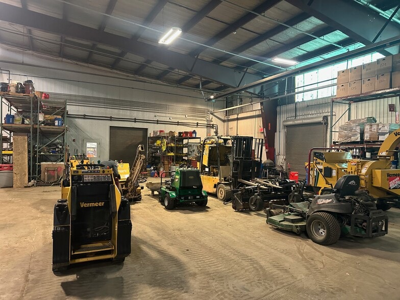 More Photos Of 1815 Morrissey Dr, Bloomington Warehouse For Sale